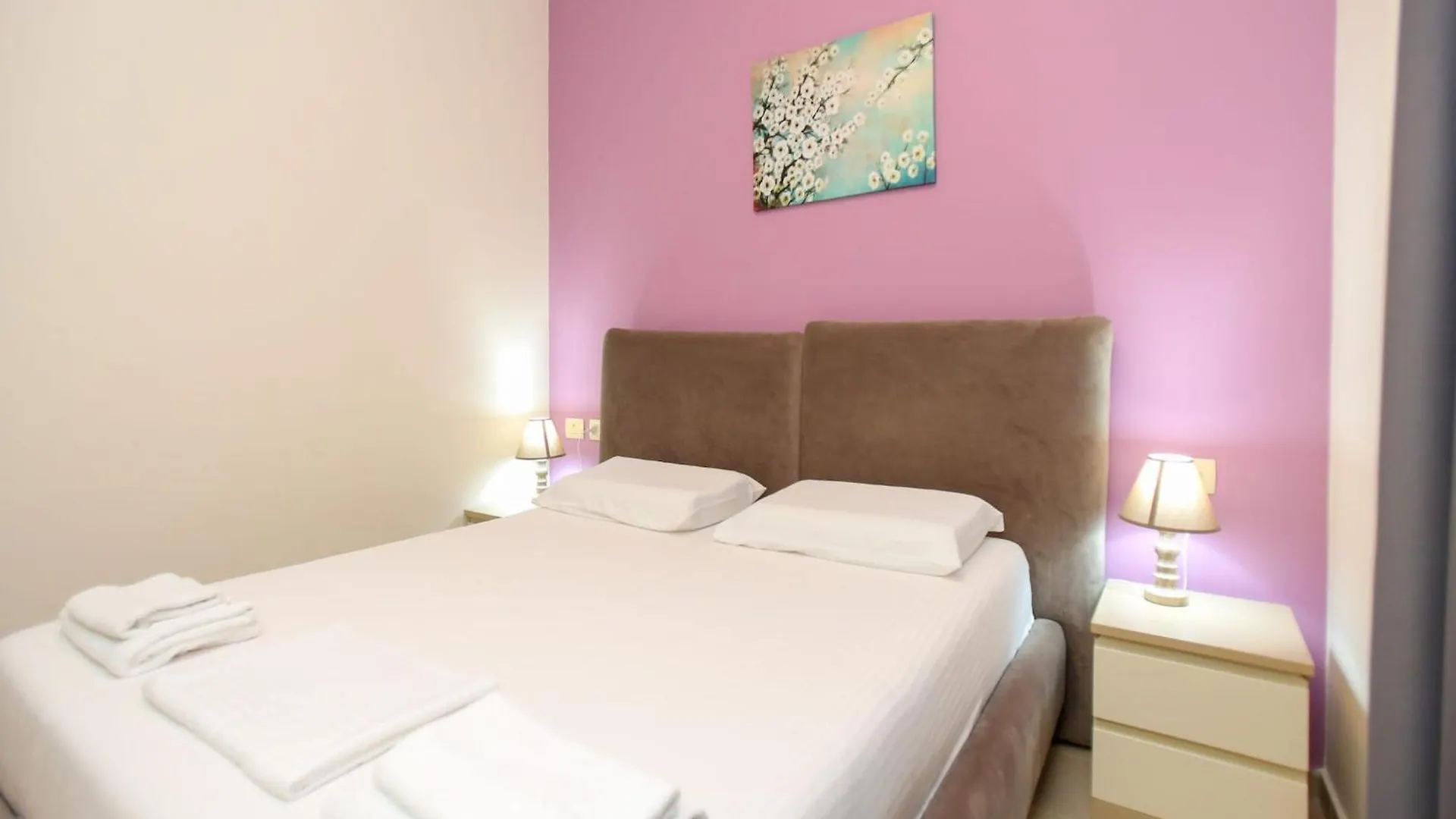 Spacious Apartment For Five Guests Gjirokastër