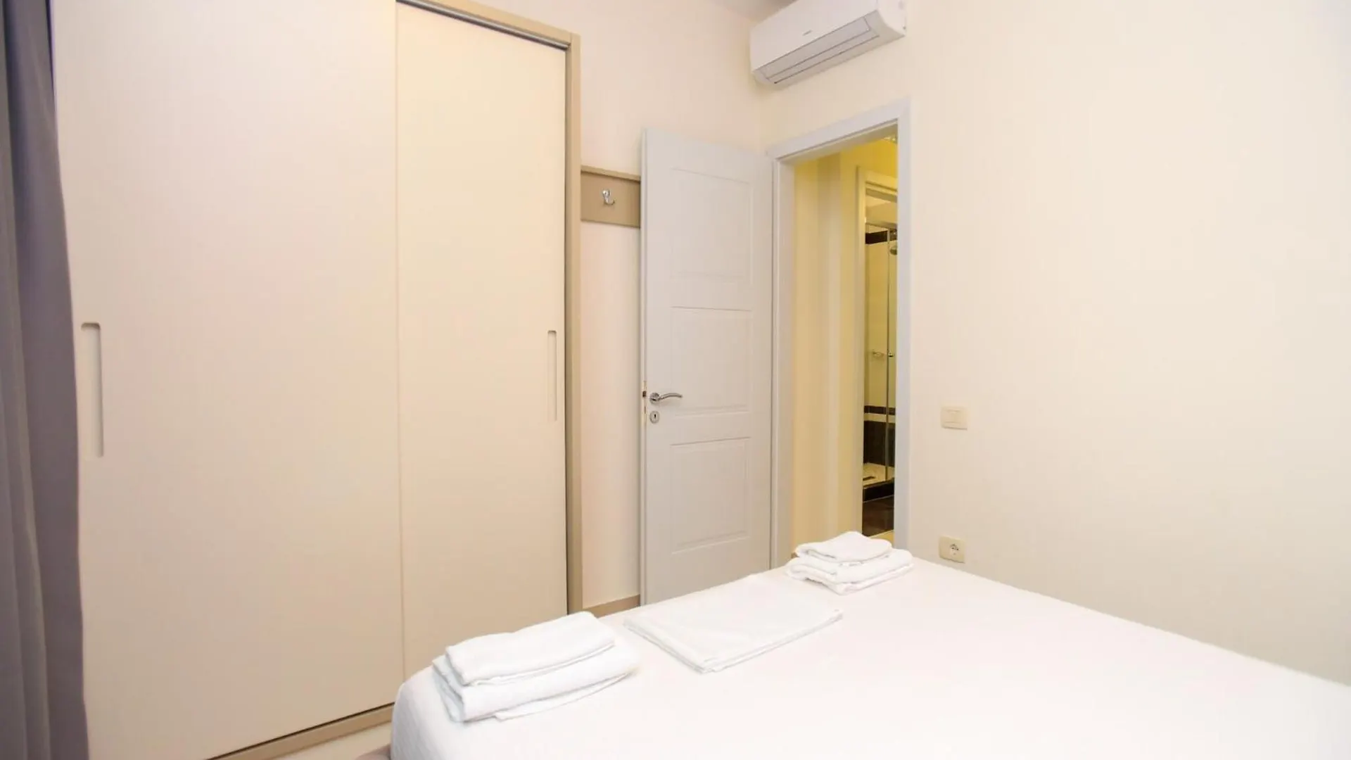 Spacious Apartment For Five Guests Gjirokastër 0*,  Albánie