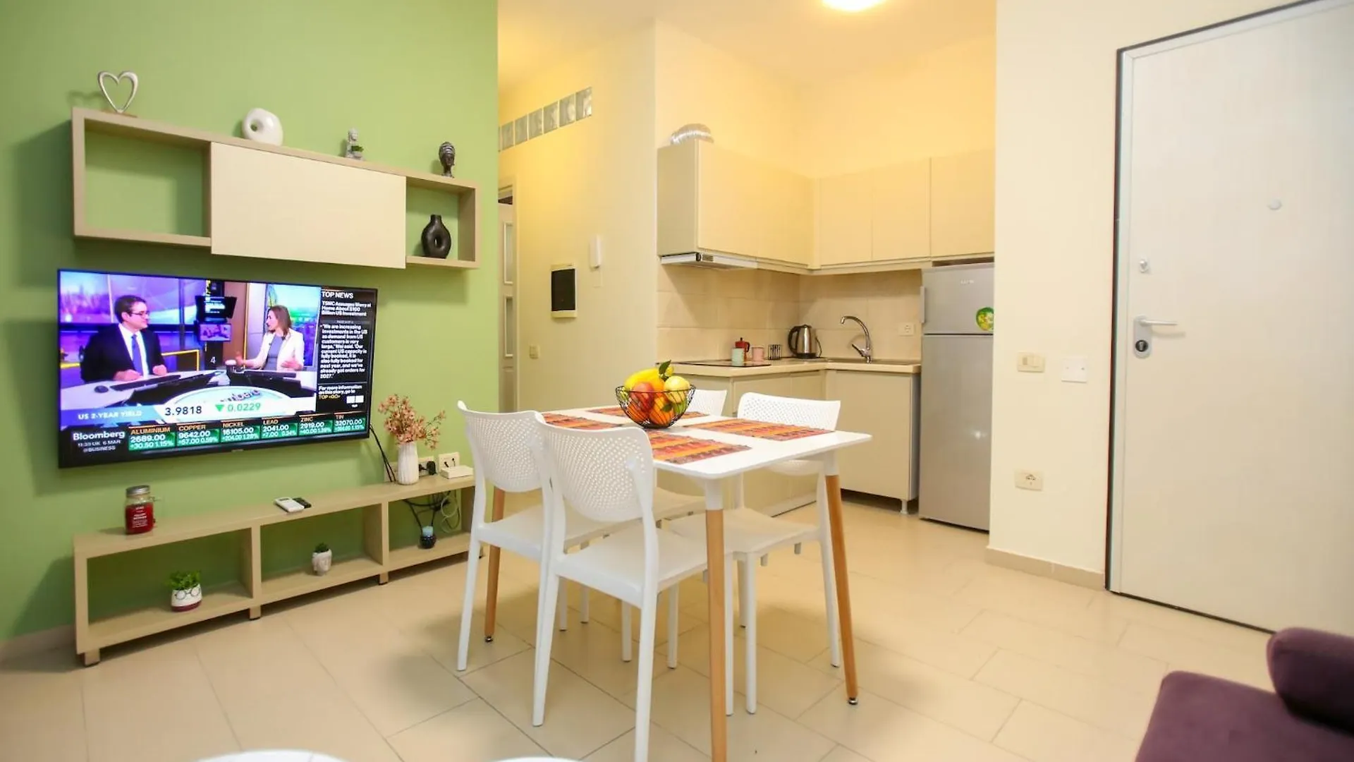 Spacious Apartment For Five Guests Gjirokastër